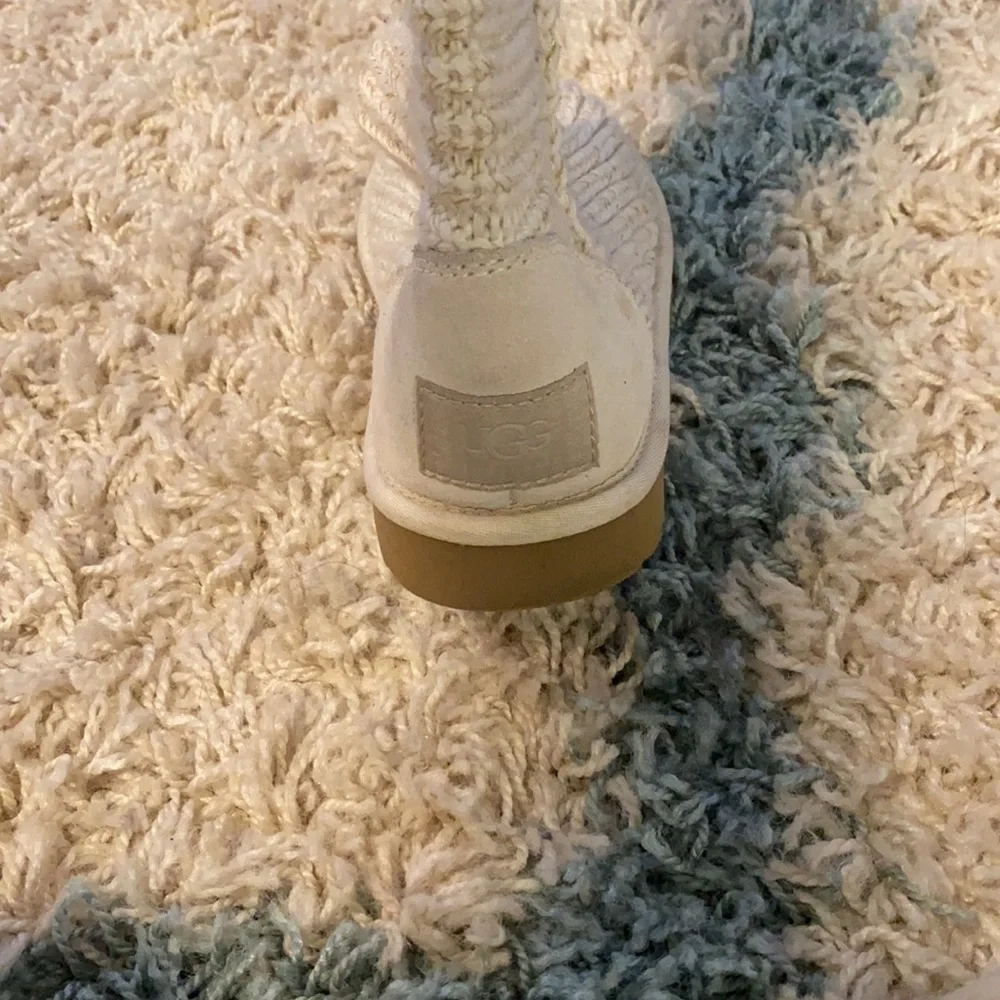Cream and gold knit Uggs size 7 - Picture 3 of 5